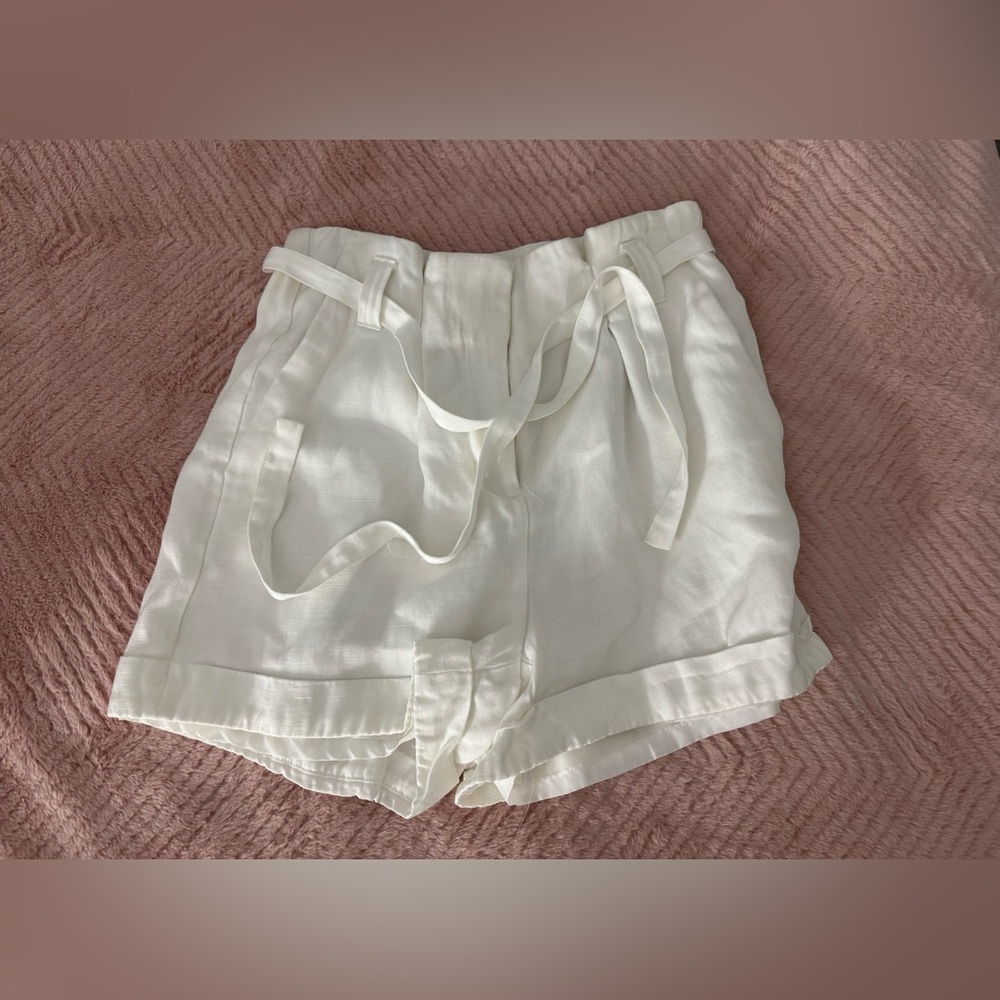 Women’s Express Shorts Size 2 Paper Bag style very flattering! XS